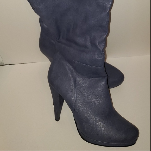 Blue boots - Picture 3 of 3
